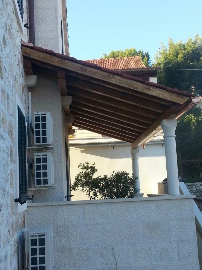 Villa Anna Milna  Exterior photo