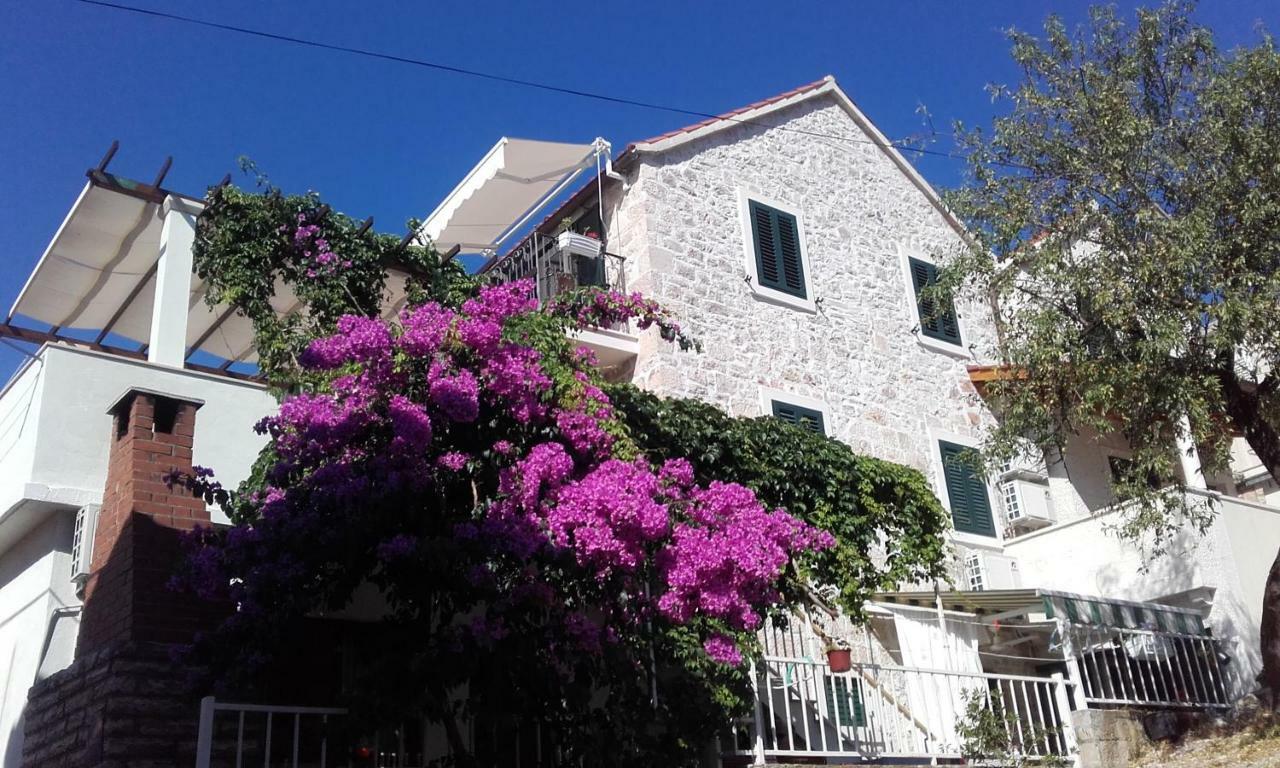 Villa Anna Milna  Exterior photo