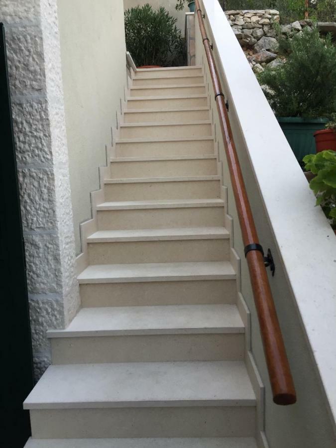 Villa Anna Milna  Exterior photo